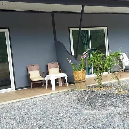 Refugee Aparthotel